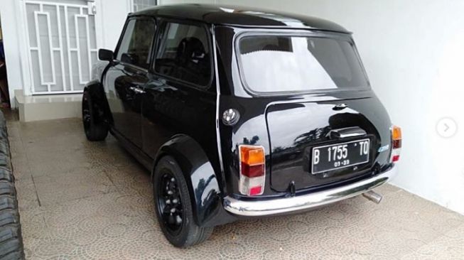 Penampakan belakang Mini Copper berlogo Toyota (Instagram-danmathomotors)