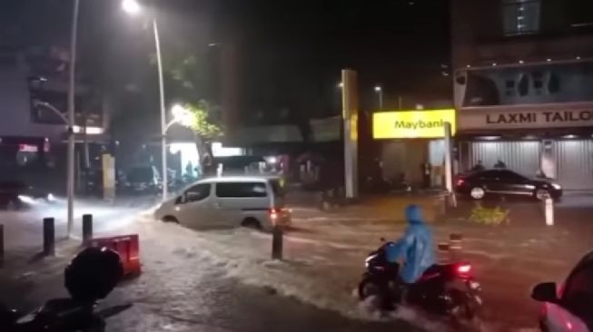 Trotoar Baru Kemang Bikin Banjir, Pemprov DKI Bakal Lakukan Pembongkaran