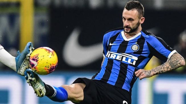 Negosiasi Kontrak Baru dengan Inter Mandek, Liverpool Siap Angkut Brozovic