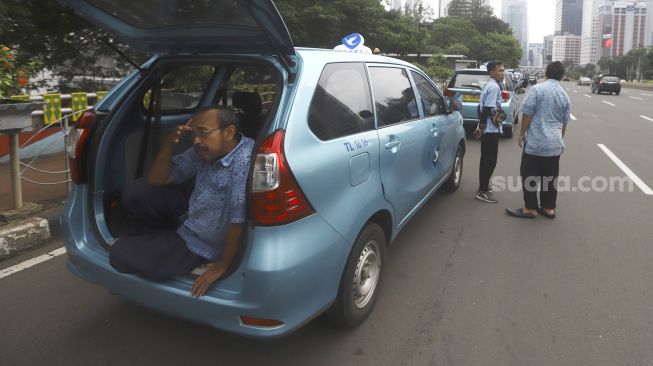 Imbas PSBB di Jakarta, Supir Taksi Kesulitan Cari Penumpang