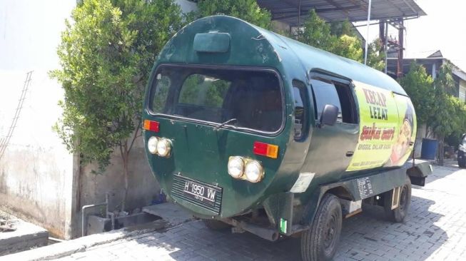 Tampilan depan modifikasi mobil ala botol kecap (Facebook-Wahyu Priyanto)