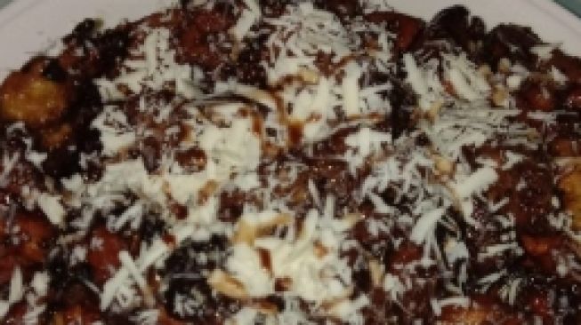 Dikira Pisang Goreng, Netizen Ini Taburi Keju dan Cokelat di Atas Baceman