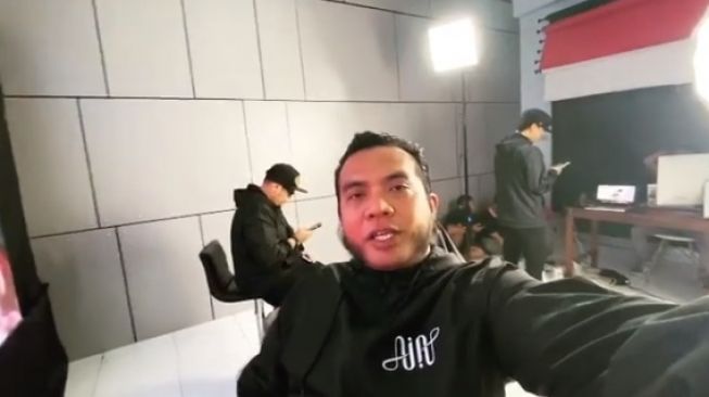 Intip Momen Erix Soekamti Buka Puasa Bareng 2 Istrinya