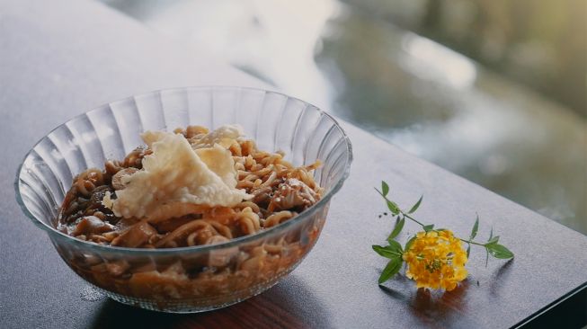 Menu Simpel! Mie Dok Dok Ala Rumahan