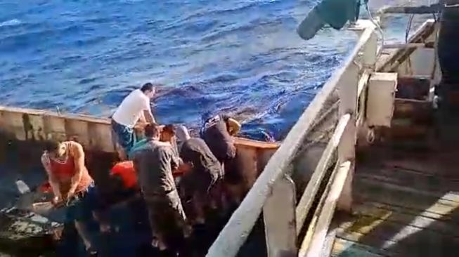 Jasad 3 WNI ABK Longxing Dibuang ke Laut, Meninggal Dengan Tubuh Membengkak