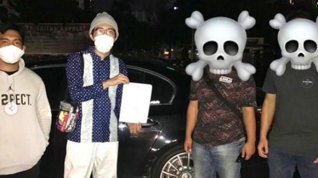 Kaca Mobilnya Dipecah Maling, Ini Pesan dr Tirta