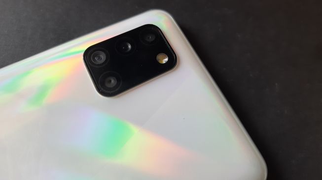Kamera Samsung Galaxy A31, ponsel yang diluncurkan di Indonesia Selasa (5/5/2020). [Suara.com/Tivan Rahmat]