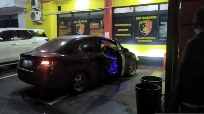 Kasus Prank Sembako Isi Sampah, Polisi Sita Mobil Youtuber Ferdian Paleka