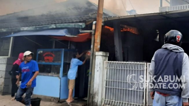 DUARRR! Gas Bocor, Warung Nasi di Cibeureum Kebakaran