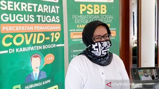 Bupati Bogor Biarkan Pekerja Jakarta Positif Corona Naik KRL ke Kantor