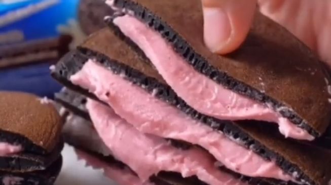 Camilan Berbuka Puasa, Yuk Cobain Resep Dorayaki Oreo