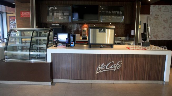 Suasana di McCafe McDonalds Sarinah Thamrin, Jakarta, Jumat (8/5). [Suara.com/Oke Atmaja]
