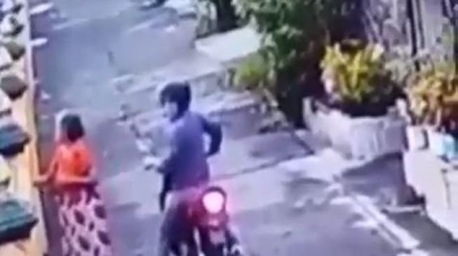 Kembali Terjadi! Jambret Modus Tanya Jalan di Jogja Terekam CCTV