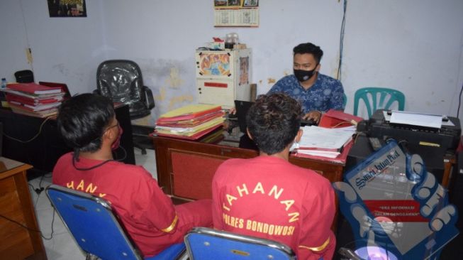 Jual Bubuk Mercon, Dua Orang di Bondowoso Dicokok Polisi