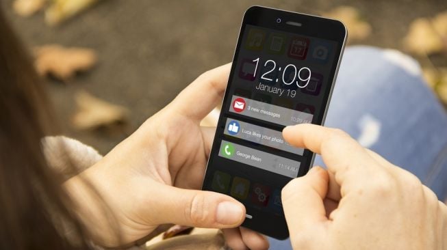 Ilustrasi notifikasi pada smartphone. [Shutterstock]