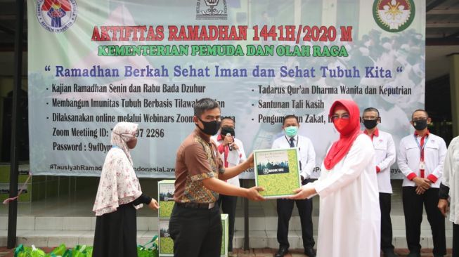 Pengurus Masjid Pemuda Al Muwahidin Kemenpora Beri Tali Kasih Ramadan