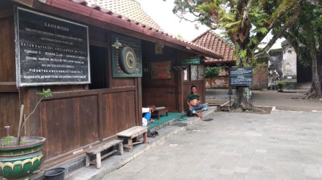 Upah Kecil, Batin Ikhlas Prinsip Abdi Dalem Jaga Makam Raja-Raja Mataram