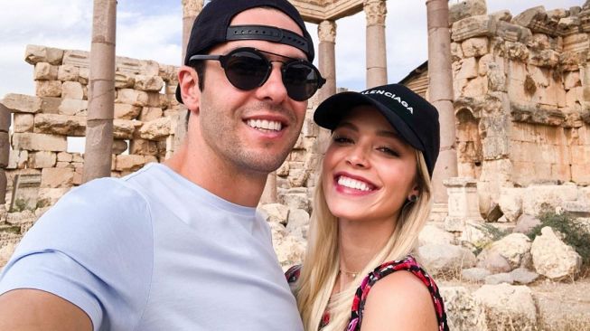 Ricardo Kaka bersama istrinya, Carolina Dias. (Instagram/@diasleite).