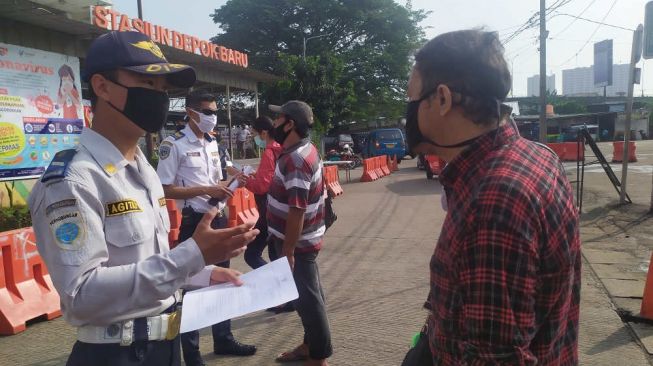 Kecewa Disuruh Pulang Tak Bisa Naik KRL, Penumpang: Sosialisasi Nggak Masif