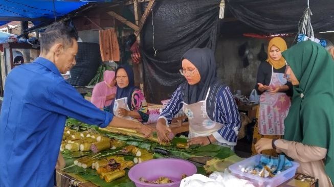 Nikmatnya Lemang Khas Aceh, Panganan Berbuka Puasa