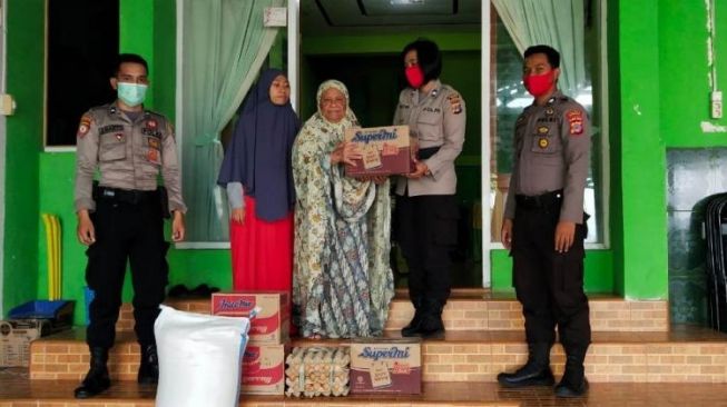 Sabhara Polres Banggai Berbagi Bersama Anak Yatim