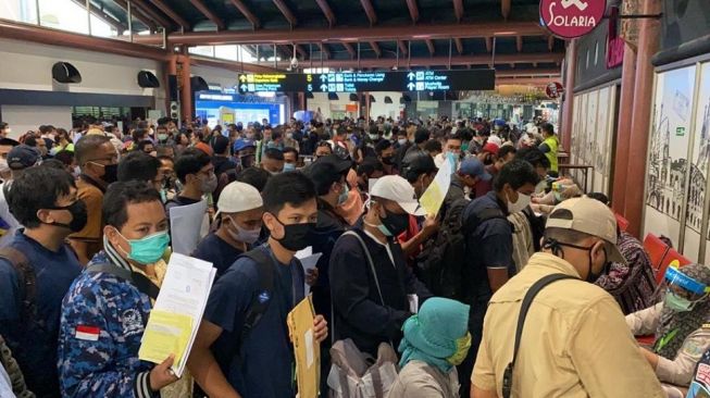 Penumpukan di Bandara Soetta, Gugus Tugas Minta Penumpang Tiba Lebih Awal