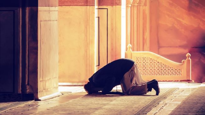 Viral Lailatul Qadar Akan Turun Malam Ini, Umat Muslim Perbanyak Ibadah