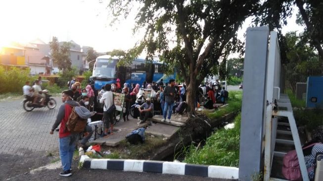 Tiba di Tanah Air, Ratusan TKI Sempat Dibiarkan di Wisma Atlet Kemayoran