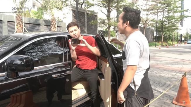 Kalah Tanding PS, Roll Royce Raffi Ahmad Berpindah Tangan ke Denny Cagur