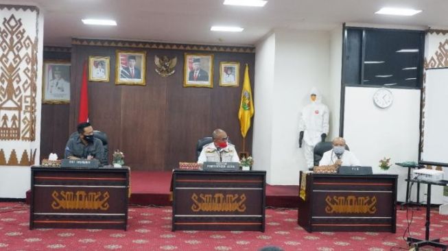 PLN Lampung Serahkan Bantuan APD untuk Covid-19 ke Gugus Tugas