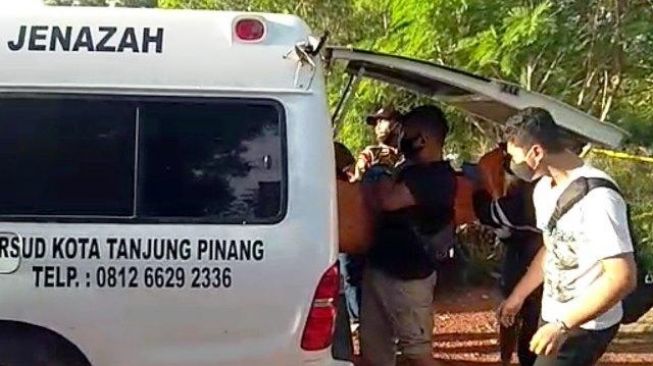 Punya Tato di Punggung, Pria Berkepala Pelontos Tewas Kondisi Telanjang