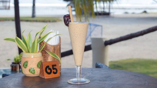 Smoothie Pisang dan Kurma. (Dok: Novotel Lombok Resort & Villas)