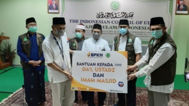 BPKH Salurkan Ribuan Paket Sembako untuk Warga Terdampak Covid-19