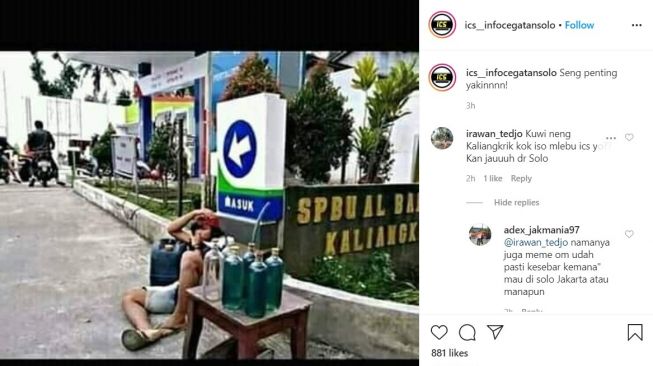 Potret penjual bensin eceran di pintu masuk SPBU (Instagram-ics_infocegatansolo)