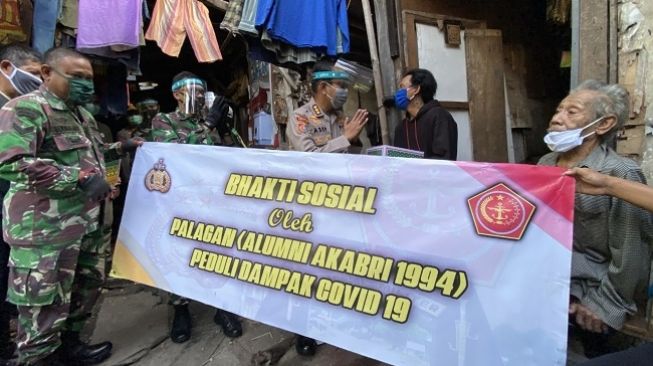 Gelar Baksos, Palagan Alumni Akabri-Akpol 94 Salurkan 10.500 Paket Sembako