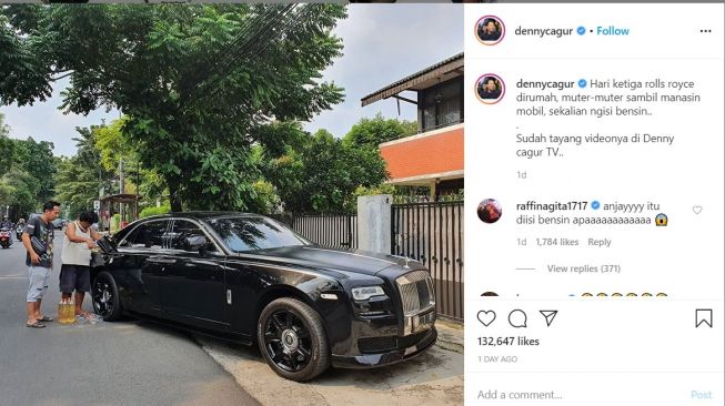 Denny Cagur membelikan Premium untuk Rolls Royce milik Raffi Ahmad (Instagram-dennycagur)