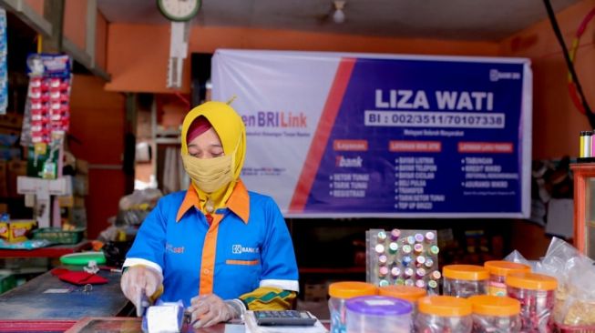 Agen BRILink BRI Lizawati, Tulang Punggung Keluarga Sukses di Riau