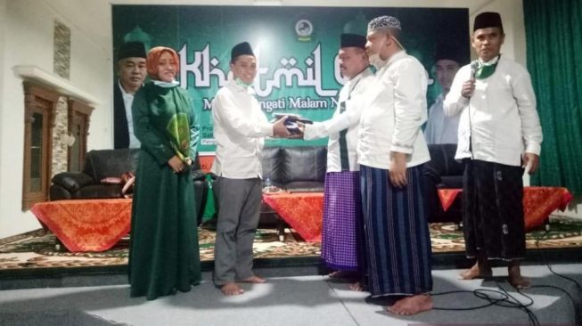 Kiai Borong 300 Ton Beras untuk Orang Miskin Tak Dapat Bansos Corona