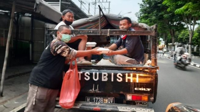 Terus Salurkan Bantuan, Ini Cerita Dapur Umum Jogja Peduli Umat