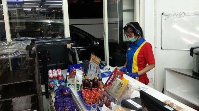 Viral karena Layanan Drive Thru, Ini Penampakan Minimarket di Surabaya