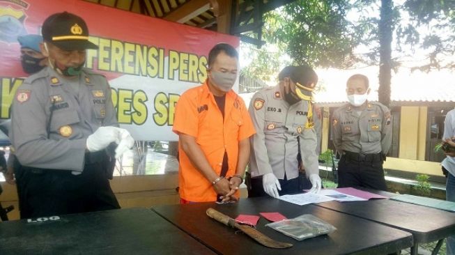 Salah Kumandangkan Azan, Kedok Muazin Rampok Kerabat Sendiri Terbongkar