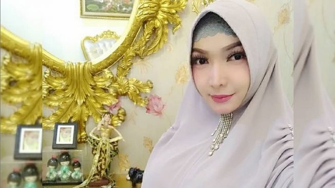 Kini Hijrah, Roro Fitria Pernah Terpuruk Dijauhi Temannya saat di