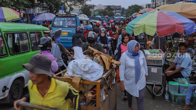 Polresta Bogor Kota Gerebek Warga Belum Vaksin di Pasar Anyar