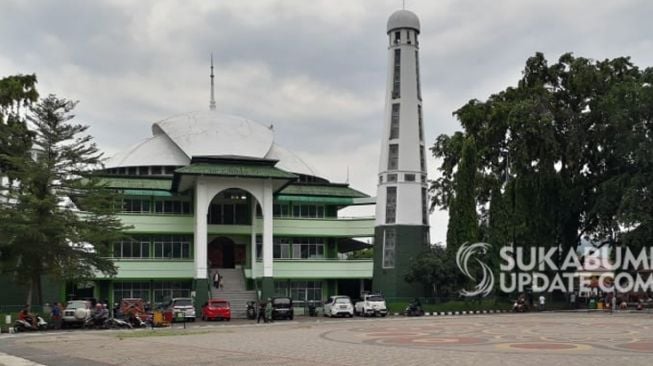 Pakai Protokol Kesehatan, Masjid Agung Palabuhanratu Tetap Gelar Salat Ied