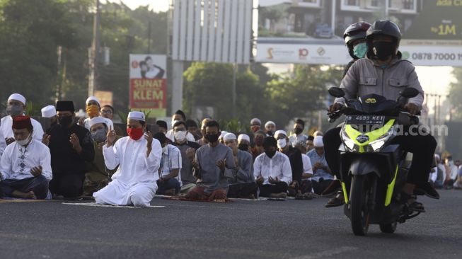 Satu Keluarga di Bekasi Positif Corona Habis Sholat Ied Berjamaah di Masjid