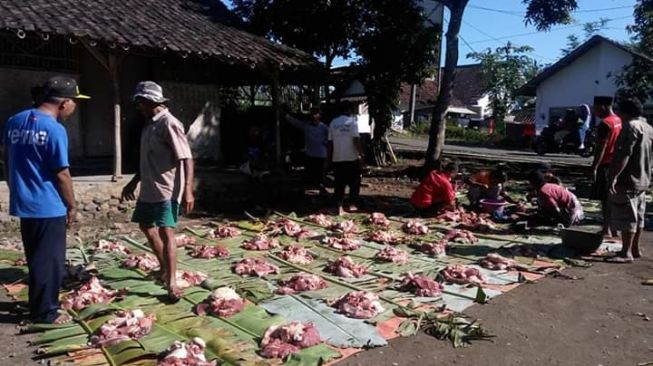 Tradisi Patongan Tompoan di Jember, Agar Bisa Makan Daging Tiap Lebaran