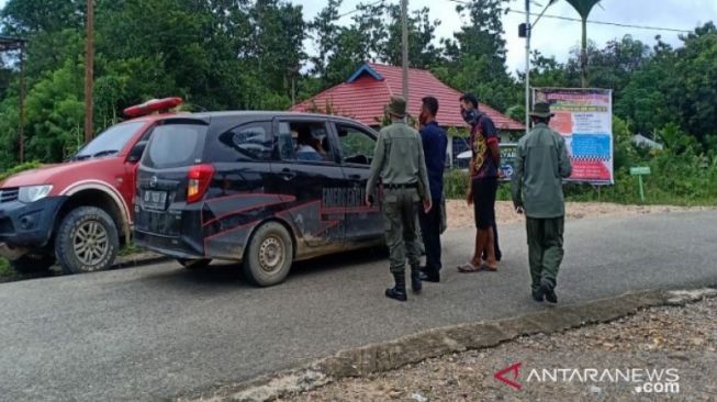 Warga yang Ingin Berwisata Saat Lebaran Dihalau Petugas