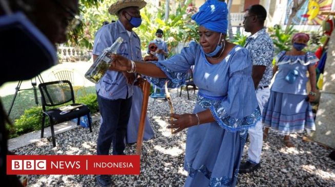 Praktisi Voodoo Haiti Ramu Obat Rahasia untuk Menyembuhkan Pasien Corona