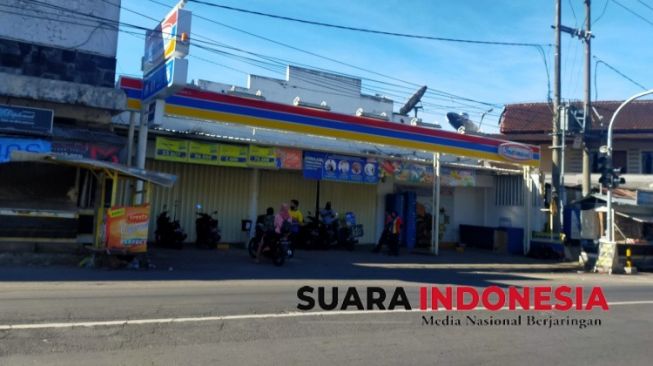 Ratusan Pedagang Pasar Kalisat Jember, Ancam Demo Indomaret