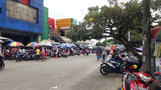 Suasana pasar Anyar Kota Bogor usai Lebaran, Selasa (26/5/2020). [Suara.com/Bagaskara]